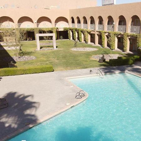 Hotel Santa Fe Camargo Екстериор снимка