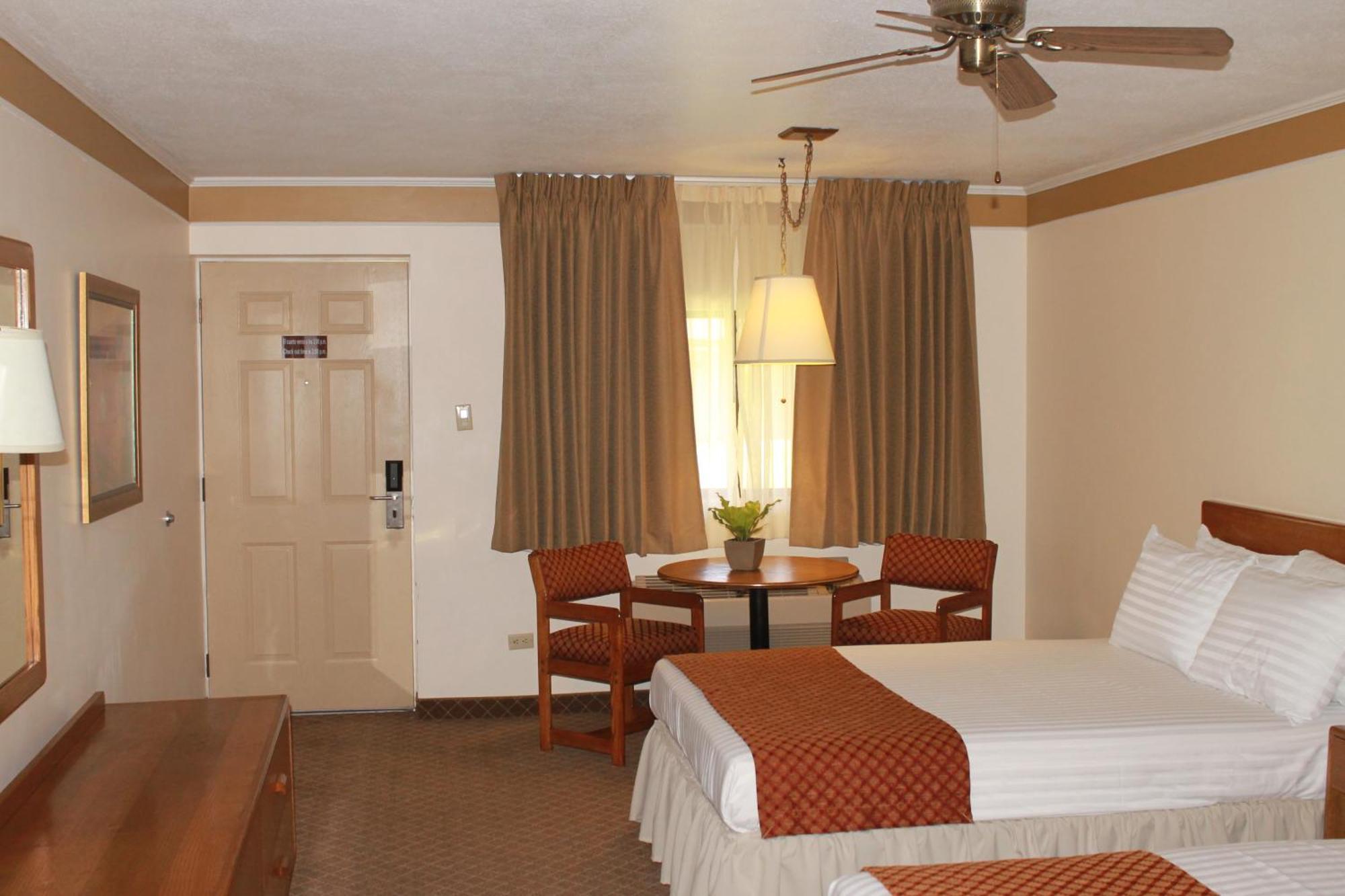Hotel Santa Fe Camargo Стая снимка