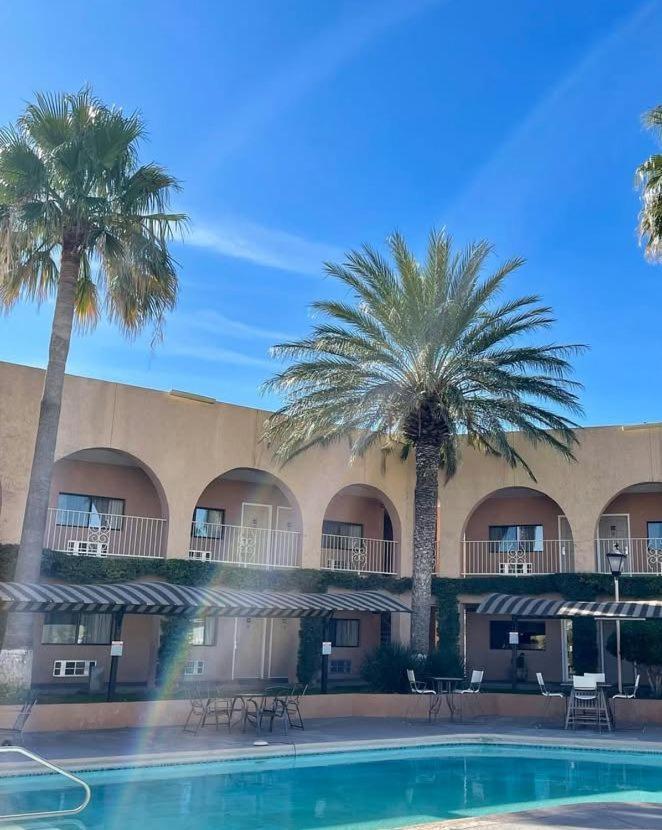 Hotel Santa Fe Camargo Екстериор снимка