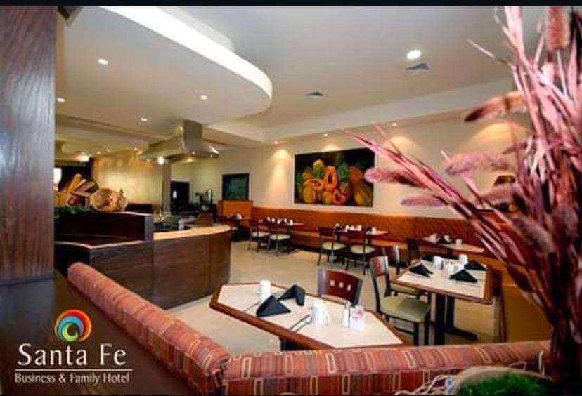 Hotel Santa Fe Camargo Екстериор снимка