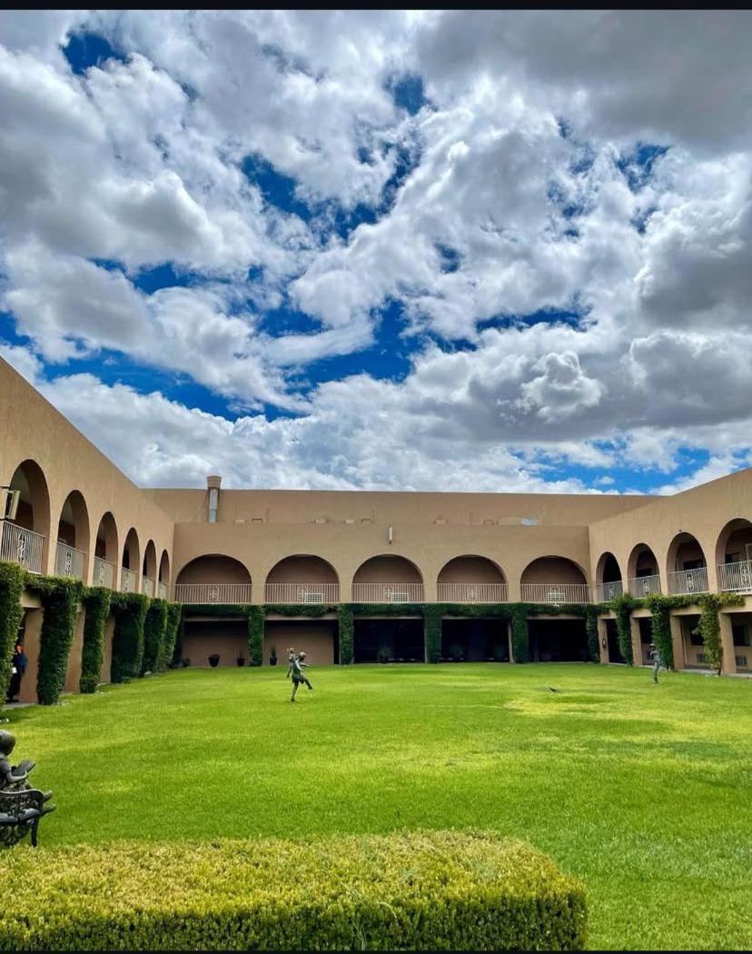 Hotel Santa Fe Camargo Екстериор снимка